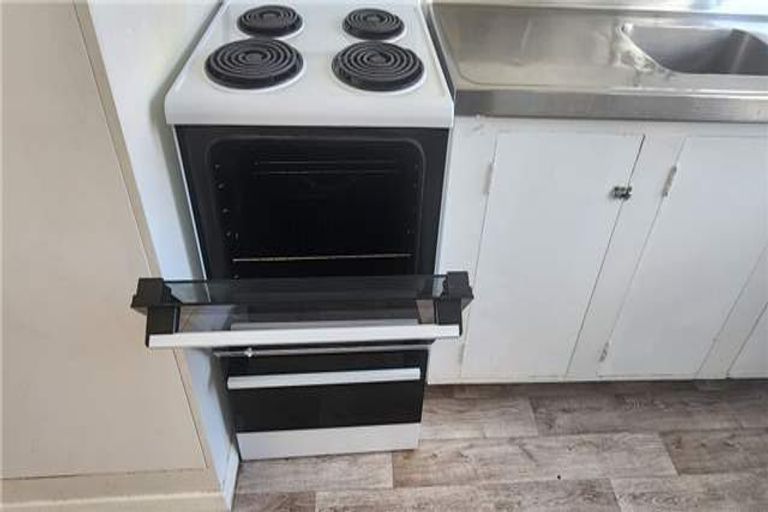 Photo of property in 6a Matahourua Crescent, Cannons Creek, Porirua, 5024