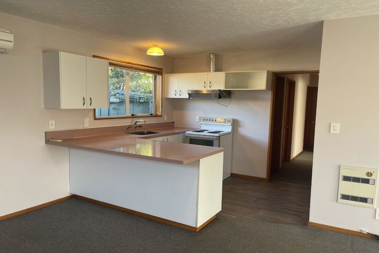 Photo of property in 2/42 Division Street, Riccarton, Christchurch, 8041