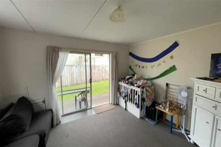 Photo of property in 31 Cumberland Street, Merrilands, New Plymouth, 4312