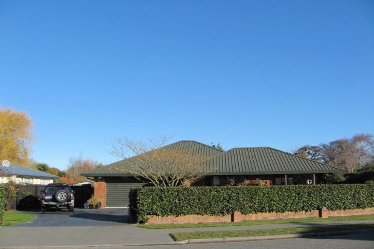 Photo of property in 96a Winters Road, Redwood, Christchurch, 8051