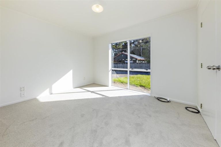 Photo of property in 26 Milan Drive, Glen Eden, Auckland, 0602