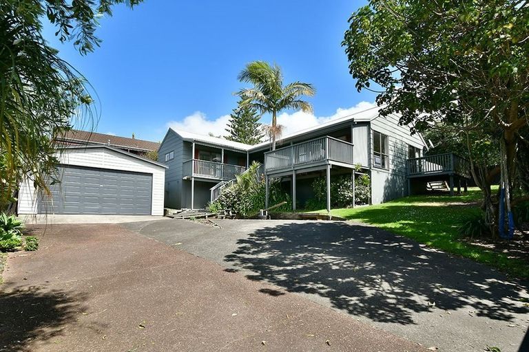 Photo of property in 59 Elliston Crescent, Stanmore Bay, Whangaparaoa, 0932