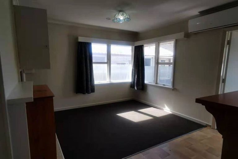 Photo of property in 129 Springs Road, Hornby, Christchurch, 8042