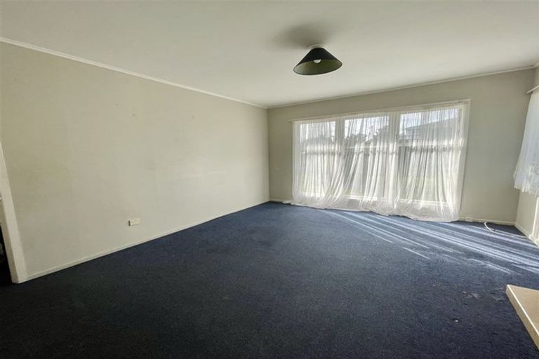 Photo of property in 12 Strid Road, Te Atatu South, Auckland, 0610