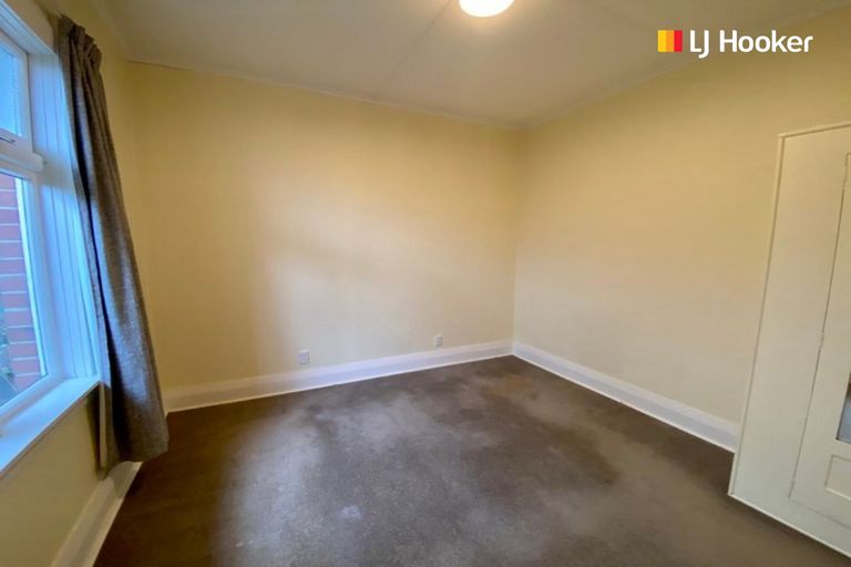 Photo of property in 84 Hazelhurst Pass, Caversham, Dunedin, 9012