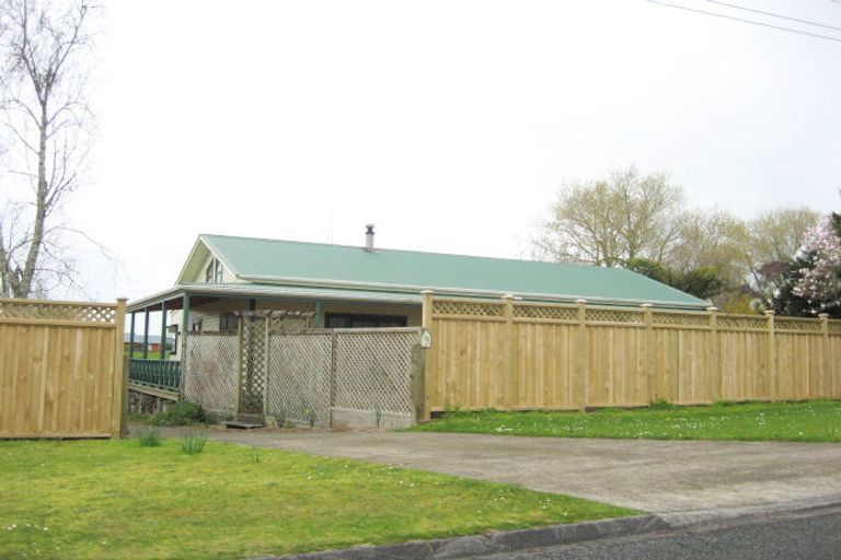 Photo of property in 9 Dunn Street, Egmont Village, 4372