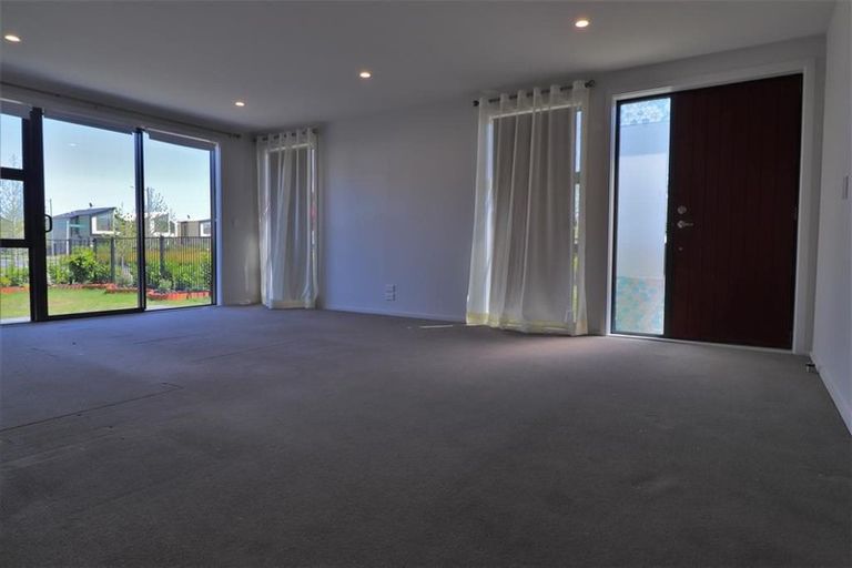 Photo of property in 1 Swamp Kauri Grove, Papakura, 2110