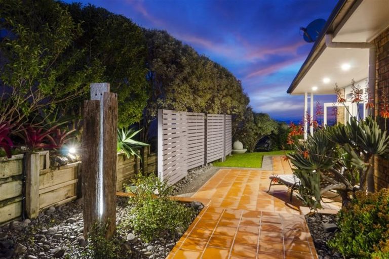 Photo of property in 64 Waldorf Crescent, Orewa, 0931