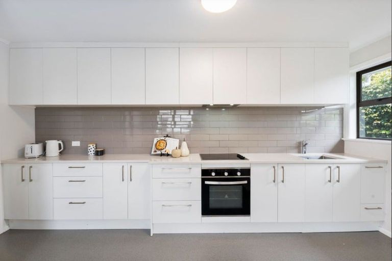 Photo of property in 50 Barrys Road, Glendene, Auckland, 0602