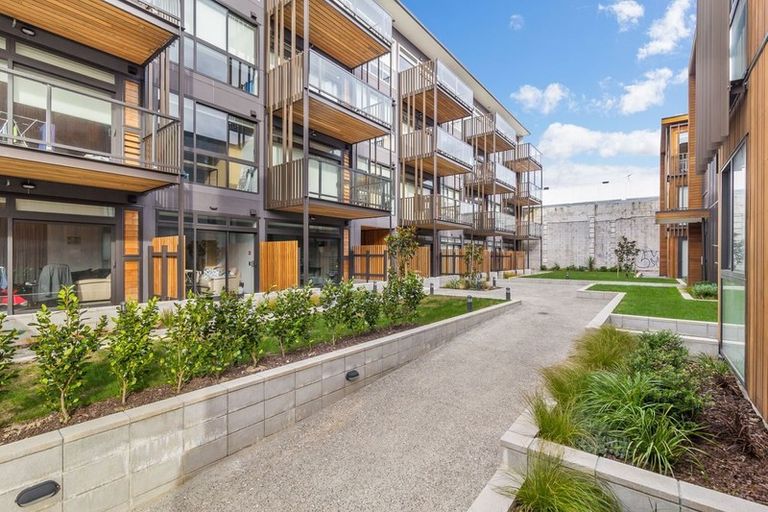 Photo of property in Vedado Apartments, 407/41 Hopper Street, Mount Cook, Wellington, 6011