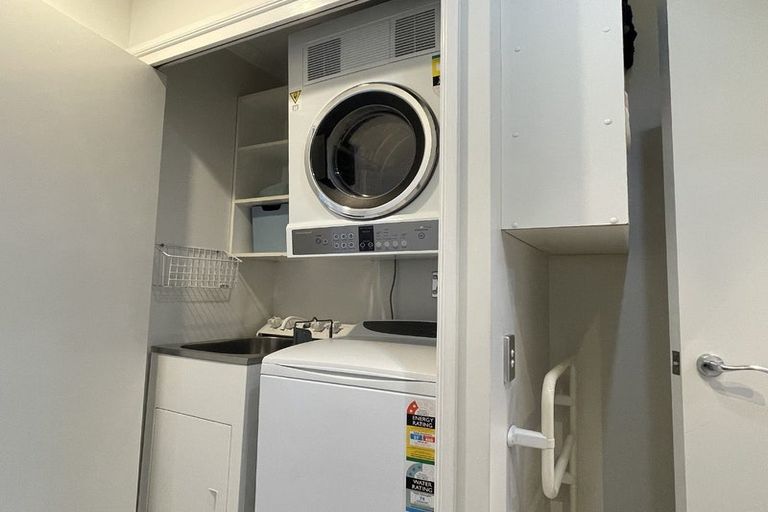 Photo of property in 2c/7-11 Bute Road, Browns Bay, Auckland, 0630