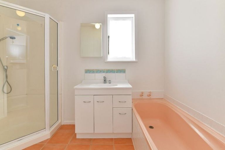 Photo of property in 22 Scott Road, Stanmore Bay, Whangaparaoa, 0932