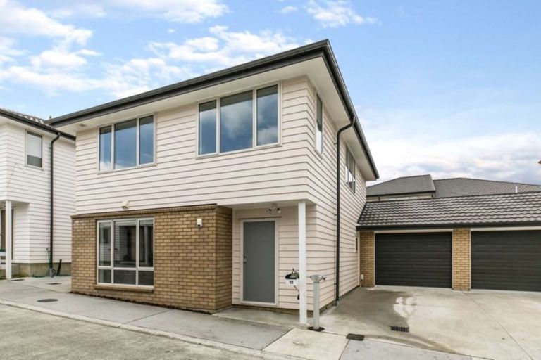 Photo of property in 17 Akeake Lane, Manurewa, Auckland, 2102