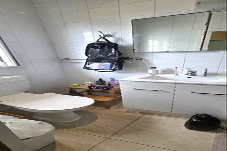 Photo of property in 2/18 Jutland Road, Hauraki, Auckland, 0622