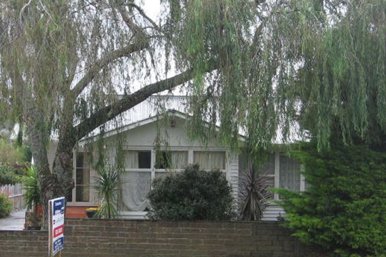 Photo of property in 2/103 Sturges Road, Henderson, Auckland, 0612