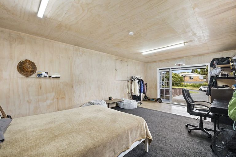 Photo of property in 3 Granby Place, Westown, New Plymouth, 4310