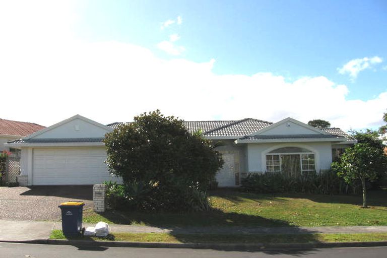 Photo of property in 13 Westminster Gardens, Unsworth Heights, Auckland, 0632