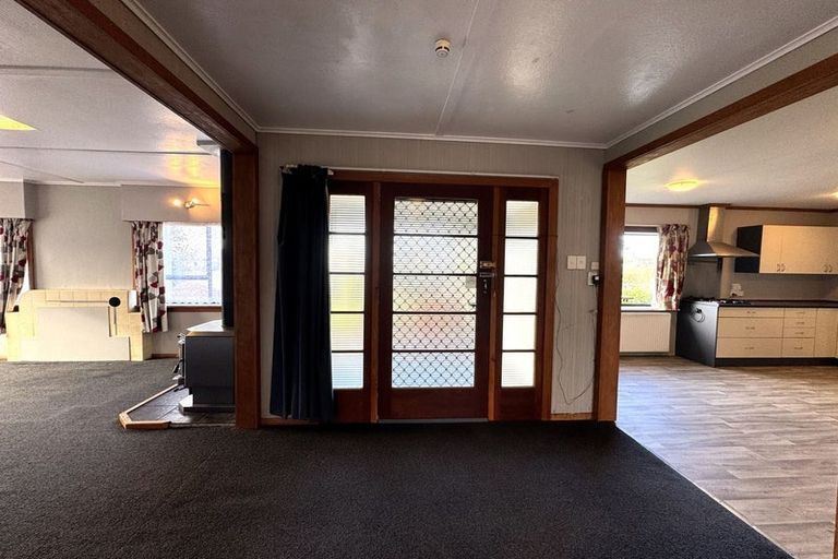 Photo of property in 17 Side Street, Clinton, 9534