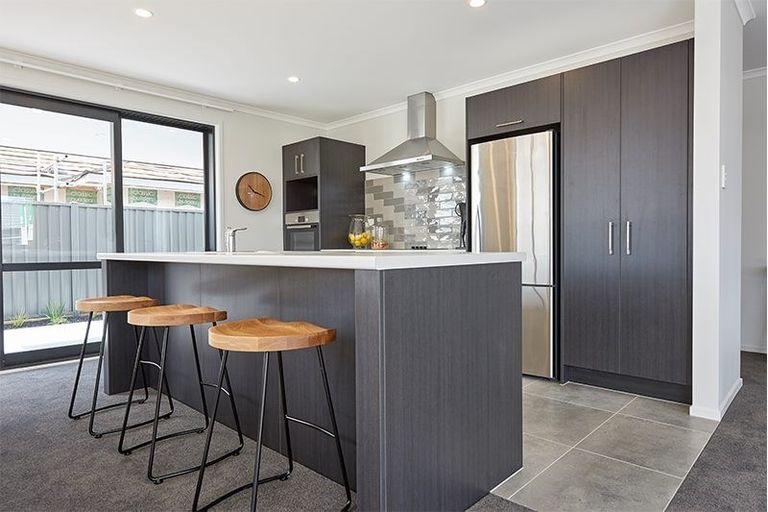 Photo of property in 5 Yorkshire Close, Whitby, Porirua, 5024