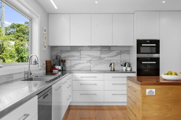 Photo of property in 211 Major Hornbrook Road, Mount Pleasant, Christchurch, 8081