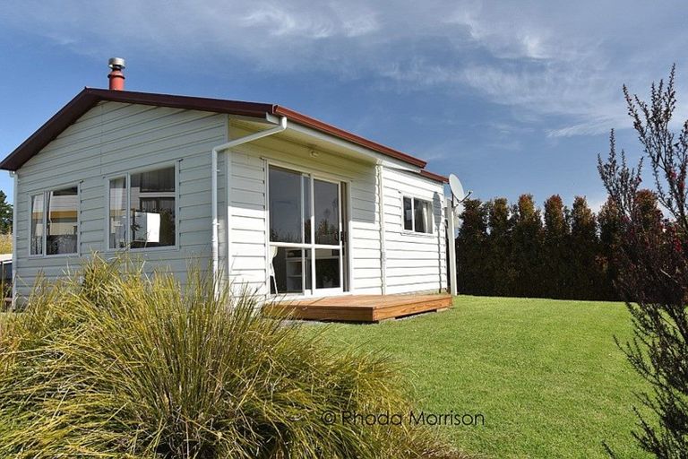 Photo of property in 6 Skelton Crescent, Paparoa, 0571