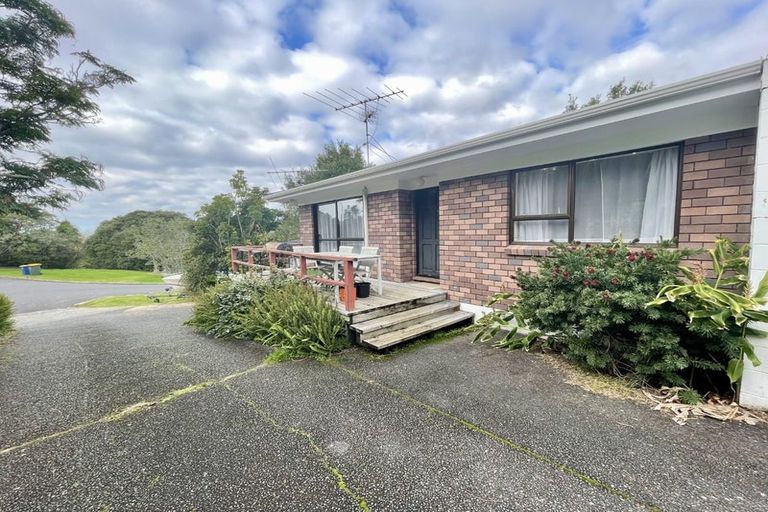 Photo of property in 1/1 Seaford Place, Murrays Bay, Auckland, 0630