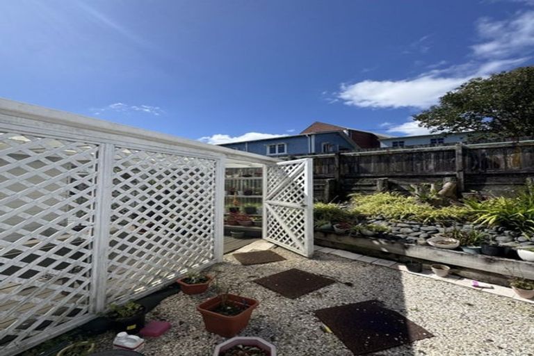 Photo of property in 68 Newington Road, Henderson, Auckland, 0612