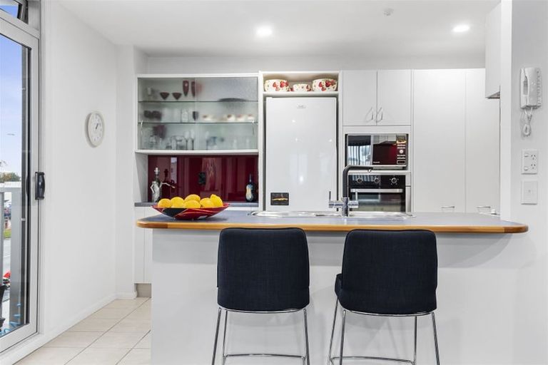 Photo of property in Salisbury Crown, 6/7 Salisbury Avenue, Mount Maunganui, 3116