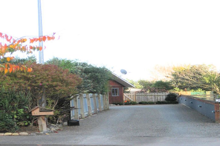 Photo of property in 14 Tararua Crescent, Otaki, 5512