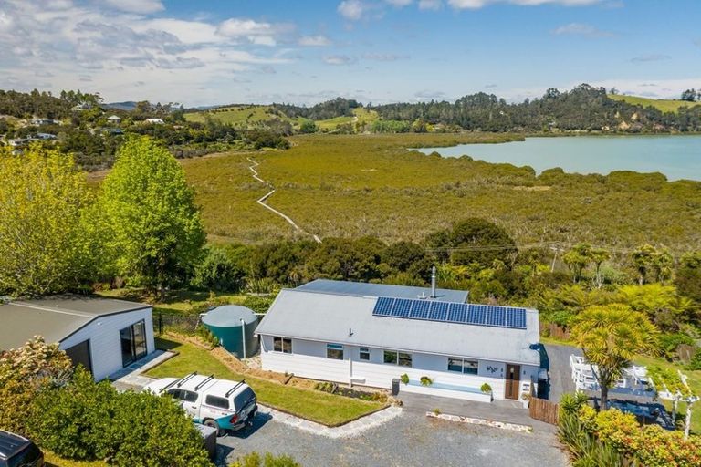 Photo of property in 6 Brumby Lane, Russell, 0272