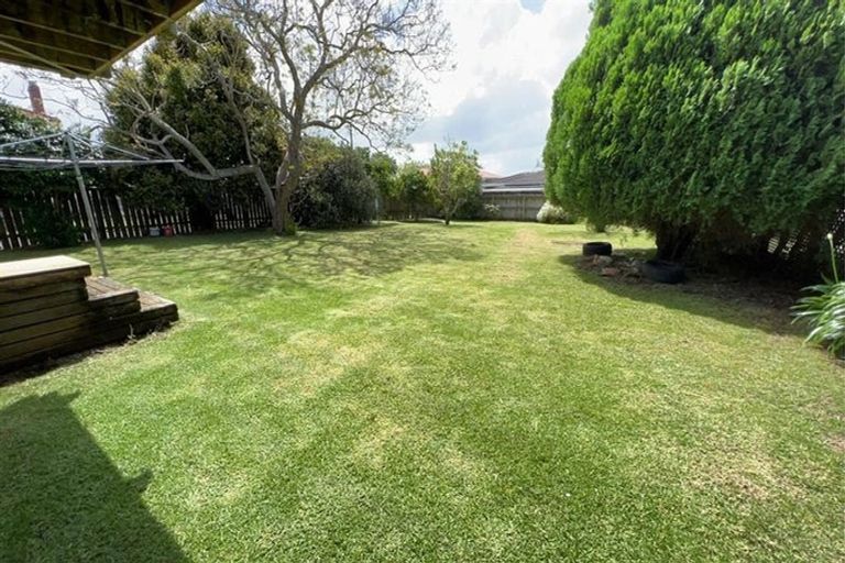 Photo of property in 32 Church Road, Mangere Bridge, Auckland, 2022