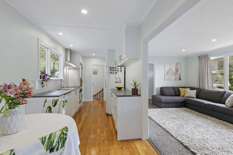 Photo of property in 14 Willcox Grove, Naenae, Lower Hutt, 5011