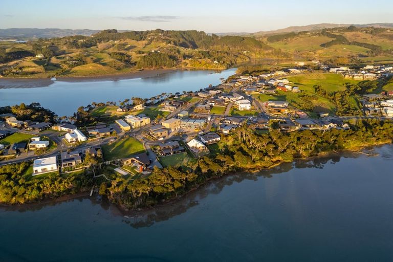 Photo of property in 30 Rangitahi Road, Raglan, 3225