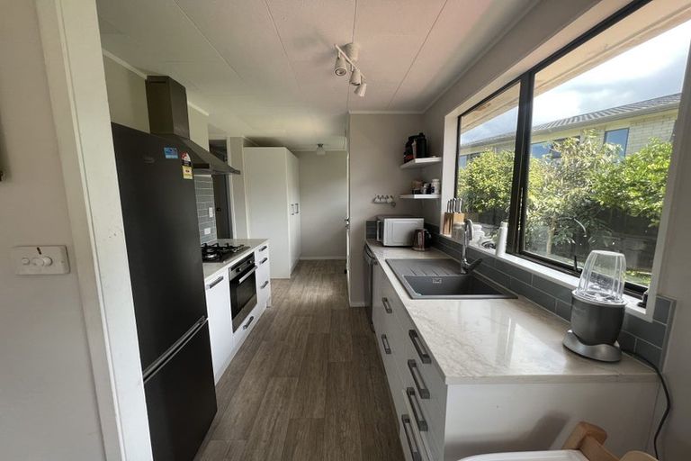 Photo of property in 36 Albatross Road, Red Beach, 0932