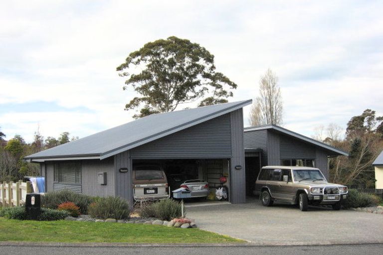 Photo of property in 3 Abbot Avenue, Waipawa, 4210