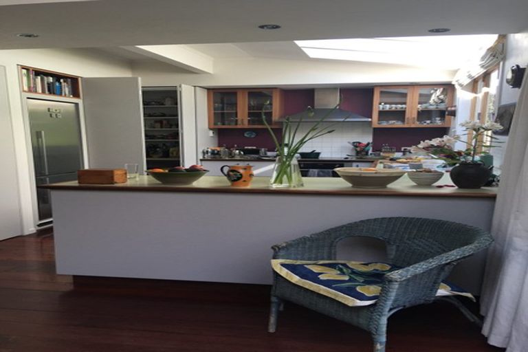 Photo of property in 35 Rimu Road, Kelburn, Wellington, 6012