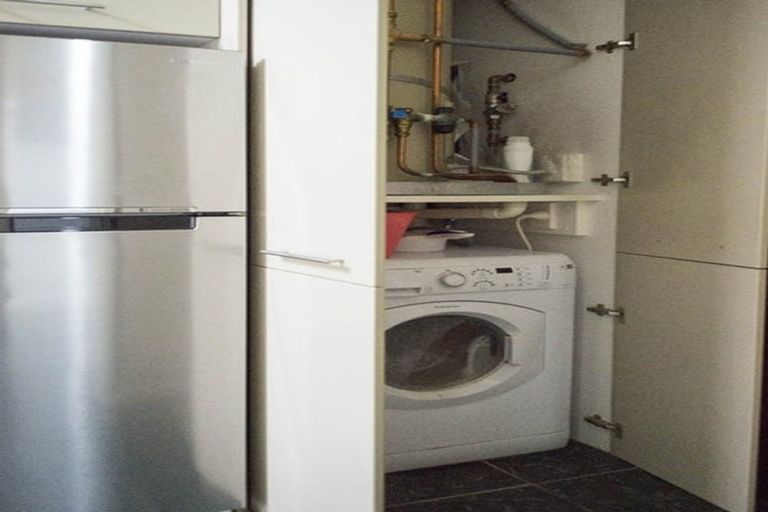 Photo of property in Atrium Apartments, 2c/154 The Terrace, Wellington Central, Wellington, 6011