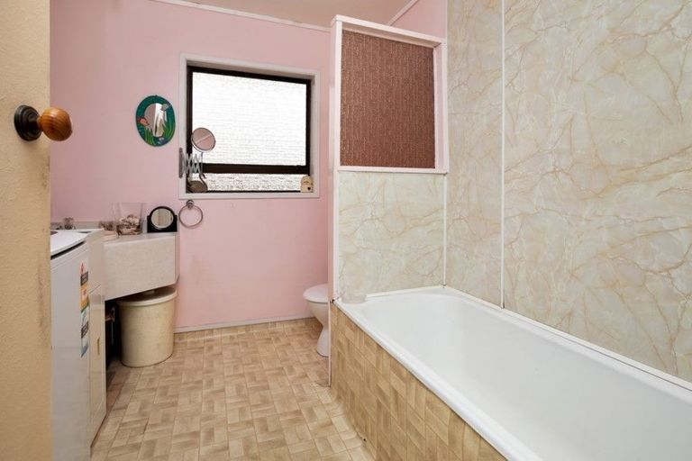 Photo of property in 109 Hurndall Street East, Maungaturoto, 0520