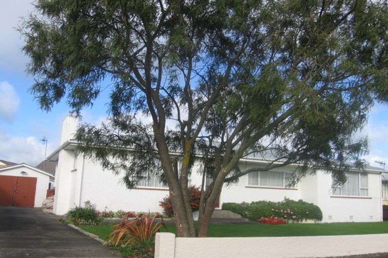 Photo of property in 4 Glasgow Street, Takaro, Palmerston North, 4412