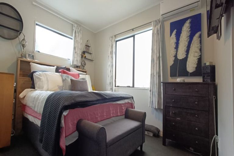 Photo of property in 2/213 Lake Road, Belmont, Auckland, 0622