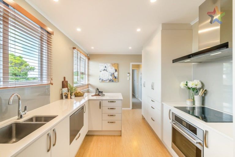 Photo of property in 1/150 Dowse Drive, Maungaraki, Lower Hutt, 5010