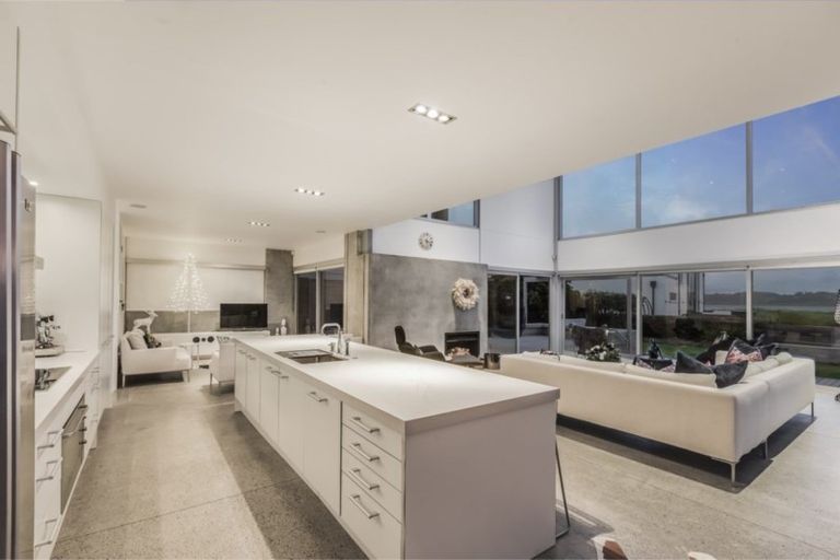 Photo of property in 39 Taumata Road, Omaha, 0986