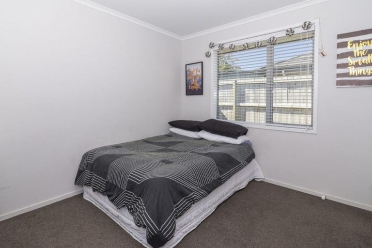 Photo of property in 6 Waipokapu Place, Opaheke, Papakura, 2113