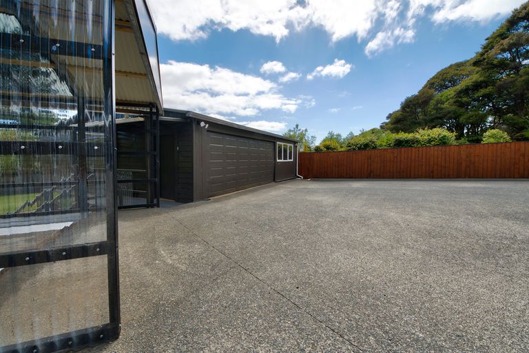Photo of property in 19 Kohu Road, Titirangi, Auckland, 0604
