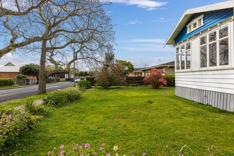 Photo of property in 97 Seddon Street, Pukekohe, 2120