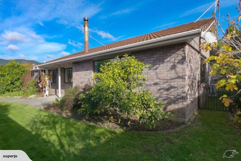 Photo of property in 10 Wedgewood Grove, Raumati Beach, Paraparaumu, 5032