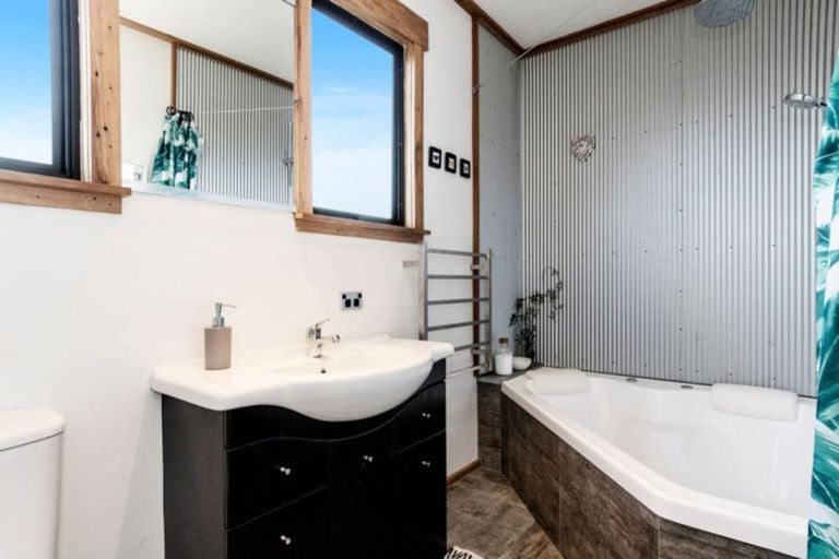 Photo of property in 55 Pitau Road, Mount Maunganui, 3116