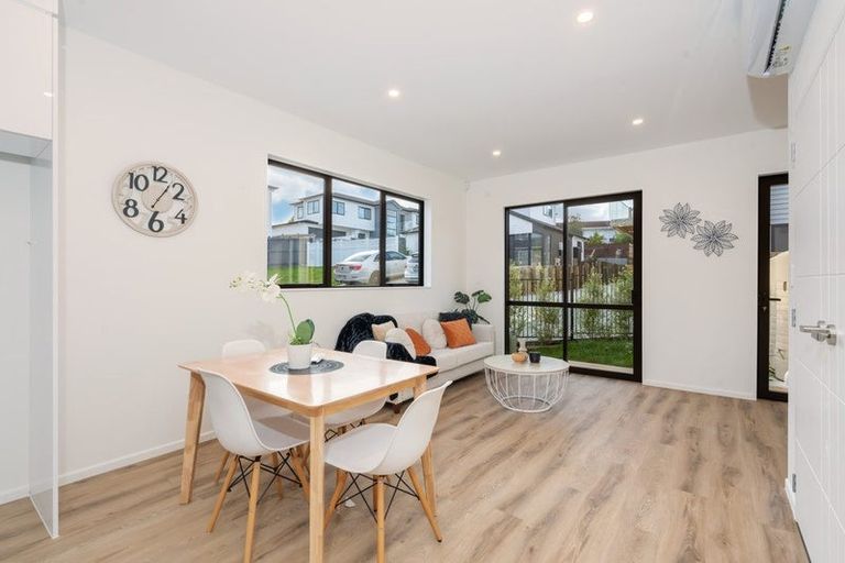 Photo of property in 16b Sheridan Drive, New Lynn, Auckland, 0600