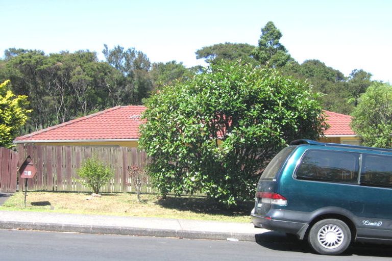 Photo of property in 64 Easton Park Parade, Glenfield, Auckland, 0629