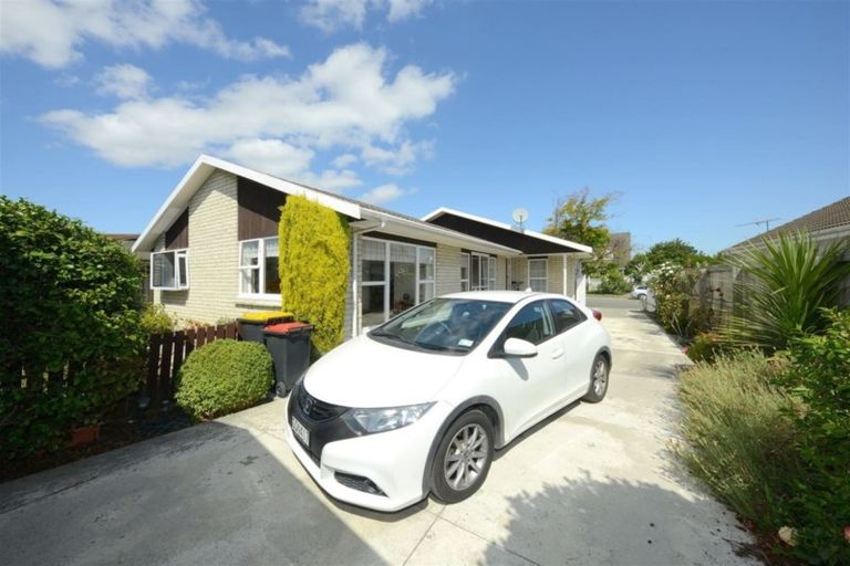 Photo of property in 17 Woodstock Place, Russley, Christchurch, 8042